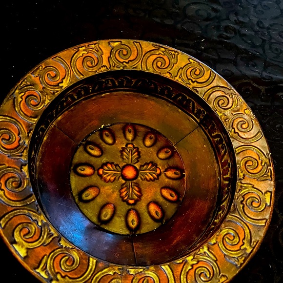 Gorgeous bowl with intricate design - Picture 3 of 4